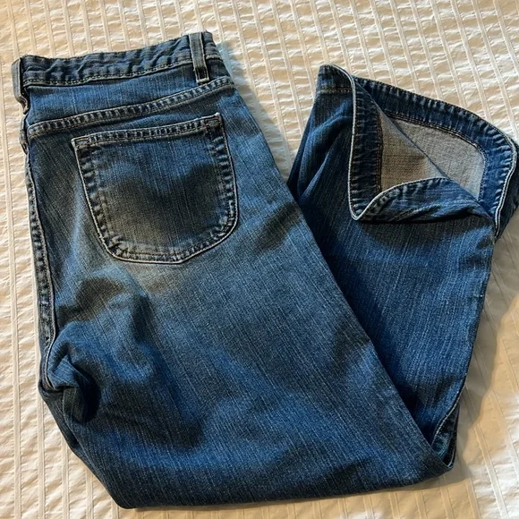 GAP Cropped Boot Cut - Picture 3 of 6